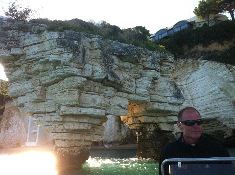 Im Boot vor der Küste des Gargano Nationalparks