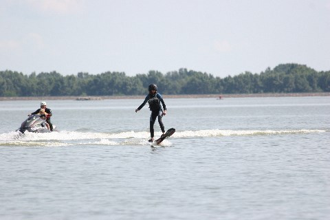 am Weg in die Luft mit dem Hoverboard