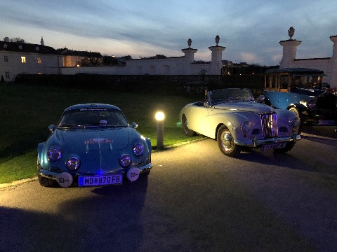 Abendstimmung mit Wake Up Events Alpine A110 im Augarten Abendstimmung mit Wake Up Events Alpine A110 im Augarten